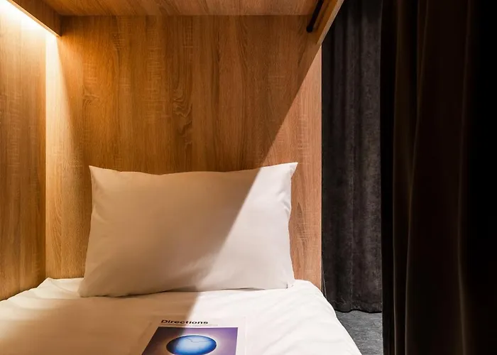 Globe Runner Rooms & Dorms